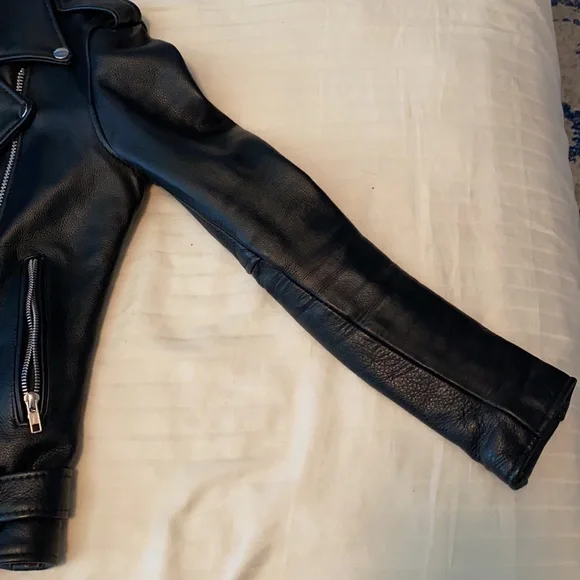 Understated black leather jacket moto jacket - Picture 10 of 16